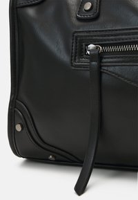 Gina Tricot LARGE BAG - Umhängetasche - black