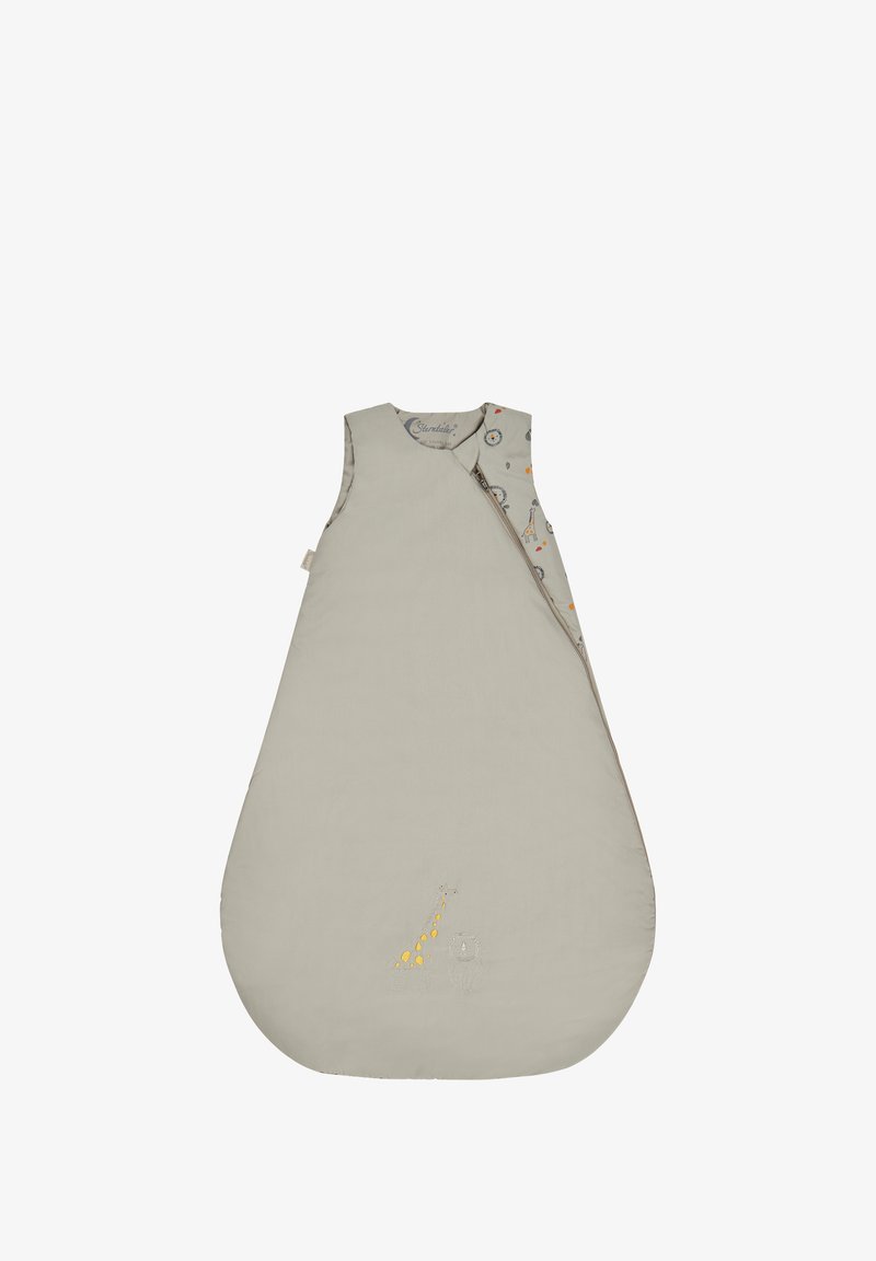 Hellgrauer Schlafsack in Tropfenform, mit seitlichem Reißverschluss und Tiermuster-Futter. Bestickte Details eines Giraffen und eines Löwen.