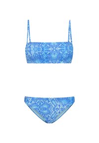Mėlynas bikini rinkinys su gyvatės rašto spauda. Viršus turi plonas dirželių ir stačiakampio formą; apatinė dalis turi žemą juosmenį.