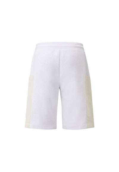Witte katoenen shorts met een elastische tailleband, voorzien van beige zijzakken en een gestructureerde afwerking. De lengte reikt tot halverwege de dij.