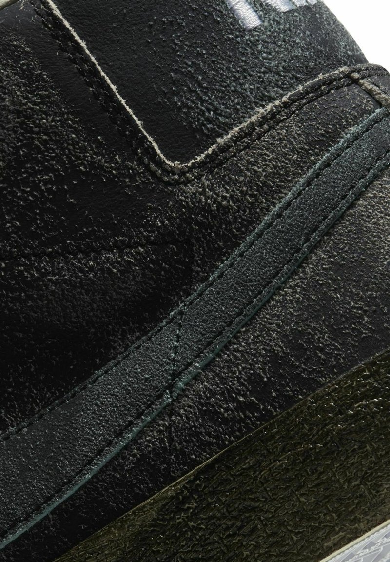 Nike Sb Skateboardsko Zoom Blazer Mid Premium Skate Shoes Black Coconut Milk Light Dew Light Dew Black Zalando De