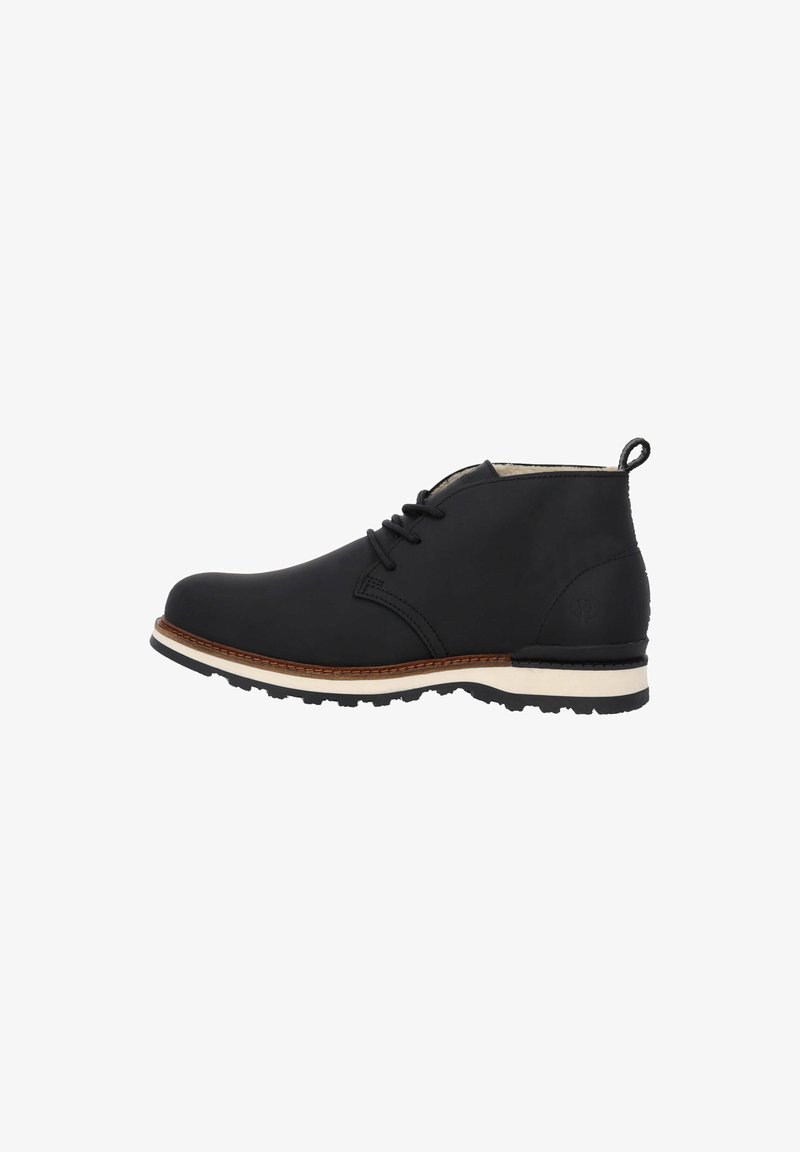 Botín chukka de cuero negro con un acabado suave, puntera redonda, diseño de cordones, costuras en contraste en color marrón claro y suela de goma texturizada.