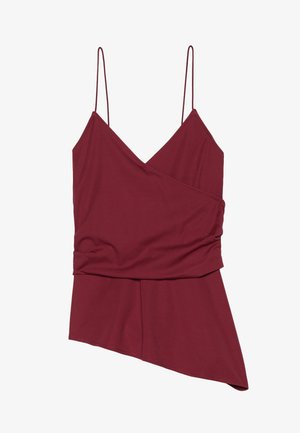 Top burgundy fără mâneci, cu guler în V, hem asimetric și textură gathered pe o latură. Fabricat dintr-un material moale și elastic.
