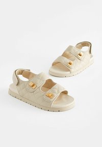 Next WO STRAP QUILTED - Riemensandalette - neutral cream