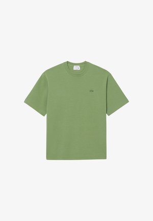 T-shirt verde a manica corta con scollo rotondo, piccolo logo ricamato sul lato sinistro del petto e dettaglio di orlo cucito.