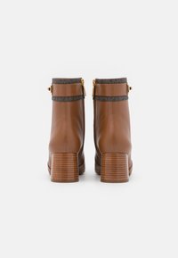 MICHAEL Michael Kors Stivaletti - cognac