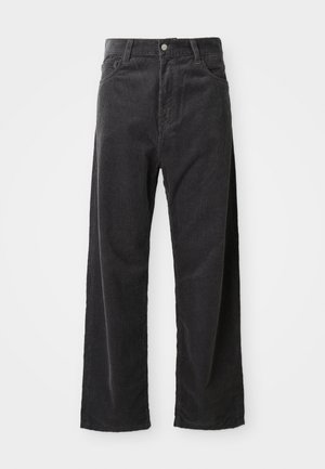 Pantalones de pana negros de pierna ancha con una superficie texturizada, que presentan un cierre de botón y trabillas para cinturón, diseñados para un ajuste relajado.