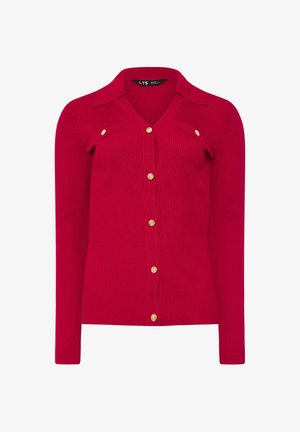 Cardigan a coste, con maniche lunghe, di colore rosa brillante e colletto, con bottoni dorati e tasche sul petto. Design classico aderente.