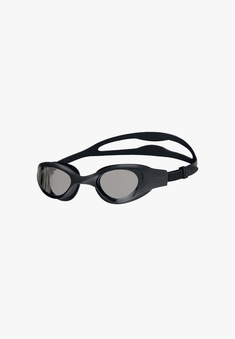 Gafas de natación negras ajustables con lentes tintados y correa dividida diseñada para un ajuste seguro.