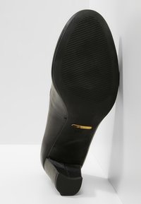 Lauren Ralph Lauren Klasické lodičky - black