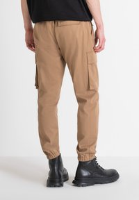 Antony Morato DYLAN REGULAR FIT - Cargobroek - beige