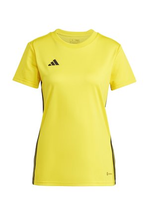 Geel sportief T-shirt met korte mouwen, gemaakt van gladde, lichte stof. Heeft zwarte zijstrepen en een zwart logo op de borst.