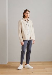 Lindbergh CLUB PANTS - Tygbyxor - dark blue