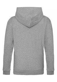 Felpa grigia con cappuccio, dalla texture morbida, maniche lunghe e tasca a marsupio. Presenta un taglio classico e polsini e orlo a costine.