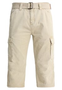 Shorts cargo beiges en tissu semblable au coton, dotés d'une ceinture, de poches latérales et d'une coupe jusqu'au genou. Couleur unie avec un minimum de détails de couture.