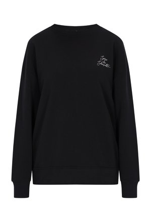 Sort sweatshirt med rund hals, drop shoulder og lange ærmer. Har broderet hvid tekst på den øverste venstre side. Blød tekstur.