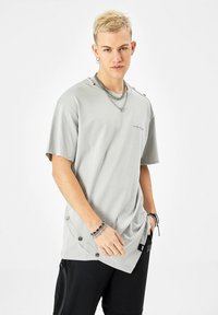 Megaman T-Shirt basic - grau