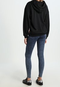 adidas Originals Luvtröja - black