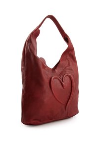 Sac hobo en cuir rouge avec un motif en forme de cœur embossé, doté d'une seule bandoulière et d'une finition lisse et texturée.