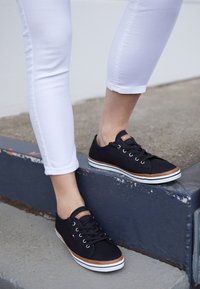 Tommy Hilfiger Tenisky - black