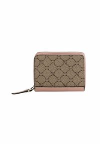 Cartera de tela marrón con patrón y acentos de cuero rosa, cierre con cremallera, forma rectangular y correa para la muñeca. Presenta un diseño geométrico.