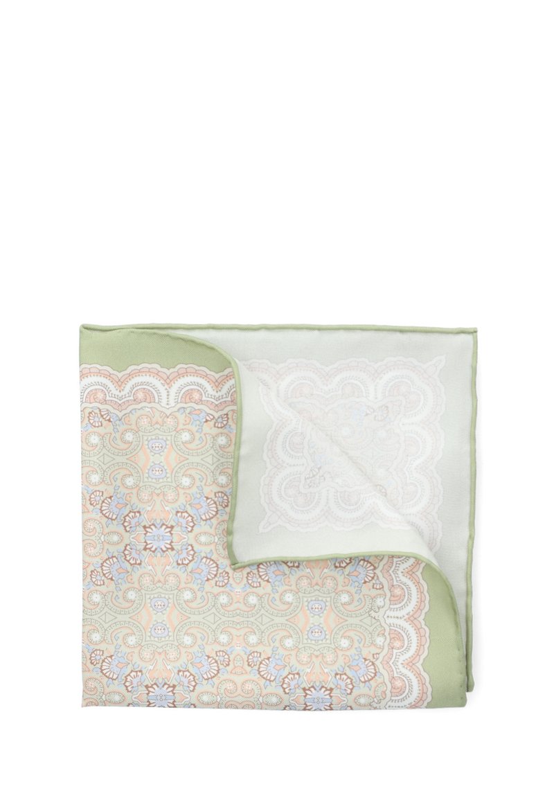 Jedwabny szalik w wzory, z misternymi motywami w pastelowych kolorach, z zieloną bordiurą, uzupełniony białym, koronkowym detalem na jednej krawędzi.