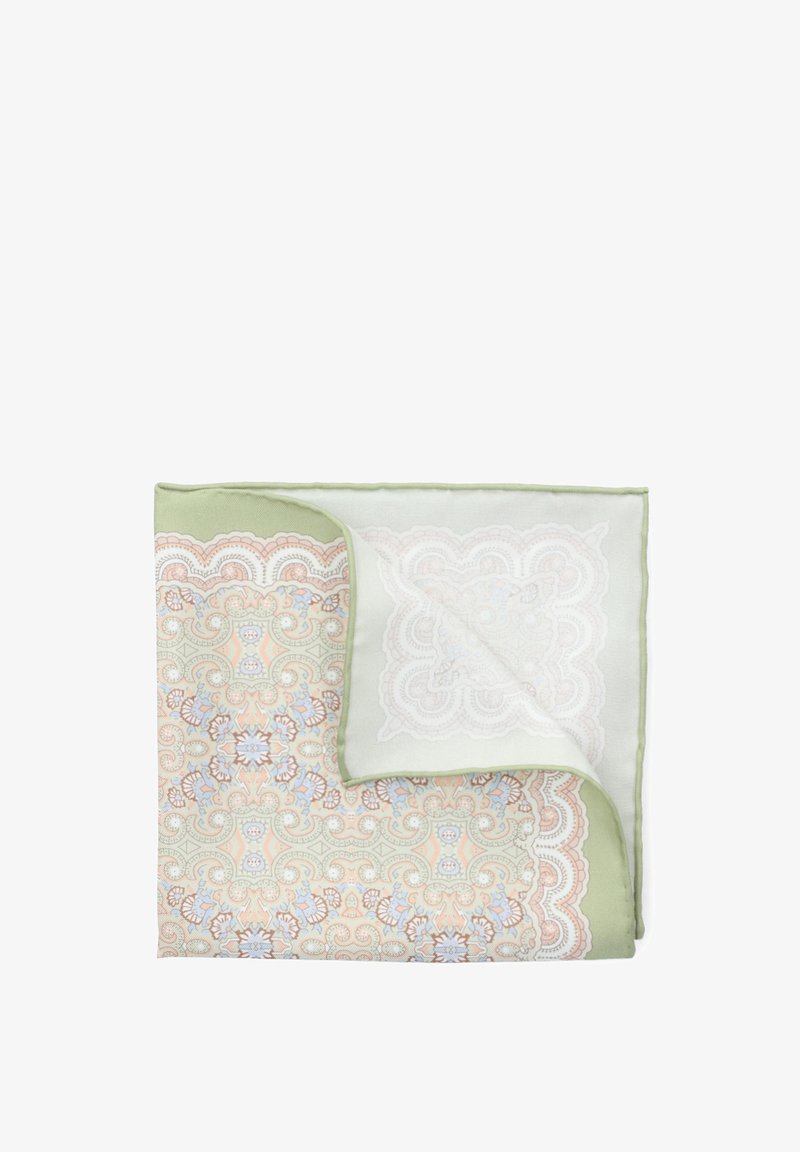 Jedwabny szalik w wzory, z misternymi motywami w pastelowych kolorach, z zieloną bordiurą, uzupełniony białym, koronkowym detalem na jednej krawędzi.