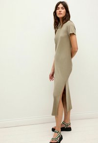Next COLUMN  WITH SLIT DETAIL REGULAR FIT - Maksikleit - green
