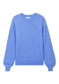 Un pull bleu clair en matériau doux, doté d'un col rond et de longs manches légèrement bouffantes avec des poignets côtelés.