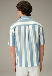 Next TEXTURED STRIPE SHORT SLEEVE WITH COLLAR  - REGULAR FIT - Vapaa-ajan kauluspaita - blue