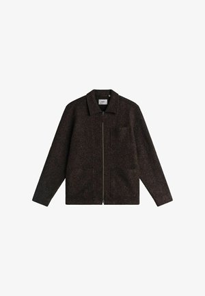 Bruine wolblend jas met een ritssluiting aan de voorkant, opstaande kraag en twee voorzakken. Rechte snit, textiel met een minimale stiksels.