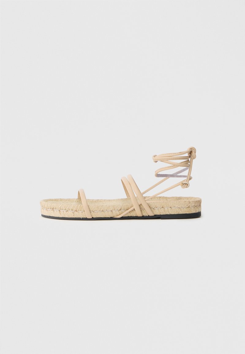 ALOHAS Sandalen met enkelbandjes beige