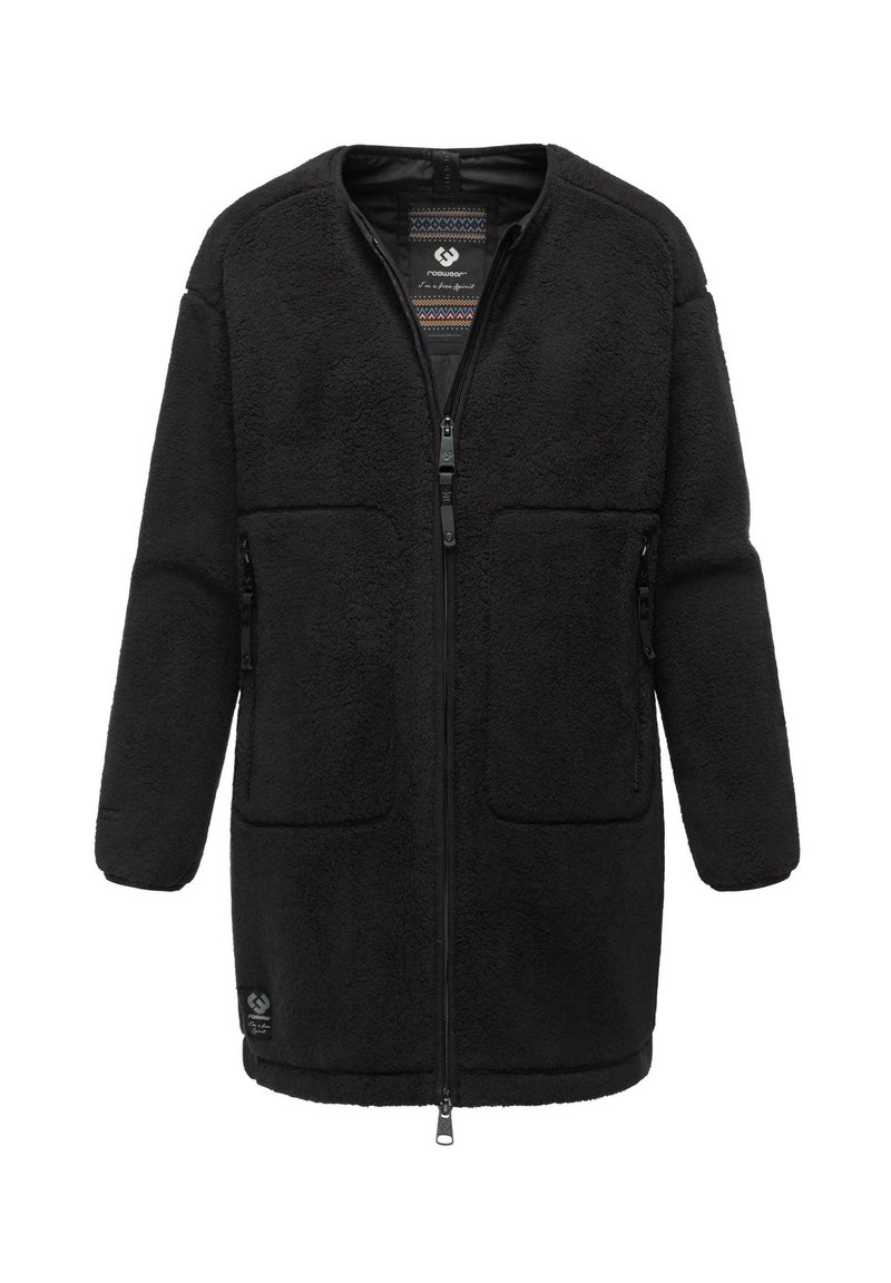 Chaqueta de forro polar negra con cremallera frontal, dos grandes bolsillos cuadrados, mangas largas y cuello redondo, diseñada para mantener el calor y para un uso informal.