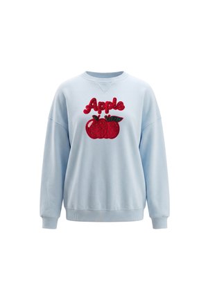 Lyseblå sweatshirt med rød paliettekst "Apple" og to røde palietæbler med grønne blade foran.
