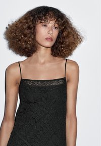 Massimo Dutti CROCHET MIDI - Freizeitkleid - black