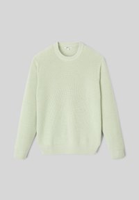 Pull en tricot vert clair, col rond, texture côtelée, manches longues et finitions côtelées aux poignets et à l'ourlet. Design simple et coupe droite.