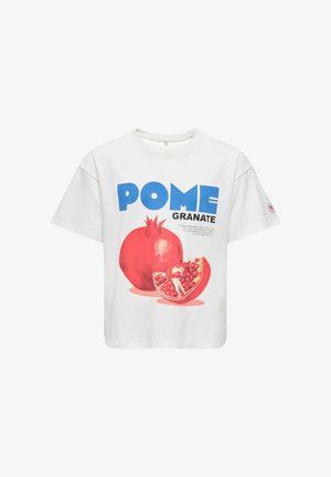Hvid bomulds T-shirt med et stort rødt granatæble grafisk motiv og teksten "POME GRANATE" i blå og sort. Korte ærmer, afslappet pasform.