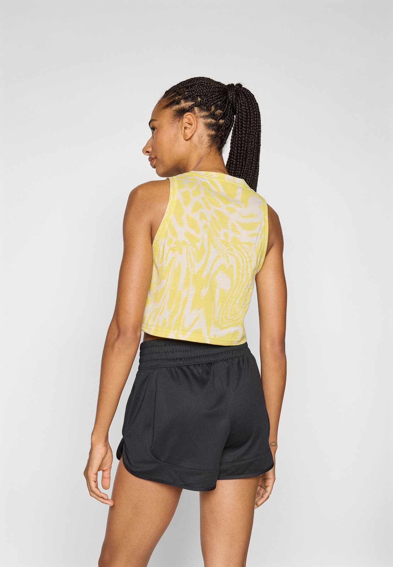 TRAIN ESSENTIALS ALL OVER PRINTED WORKOUT