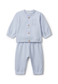 Jasnoniebieski strój dla niemowlęcia z długim rękawem, z guzikami z przodu, z grafiką królika oraz dopasowanymi spodniami na gumce z elastycznymi mankietami.