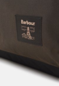 Barbour FIELD HOLDALL UNISEX - Hétvégi táska - olive/black