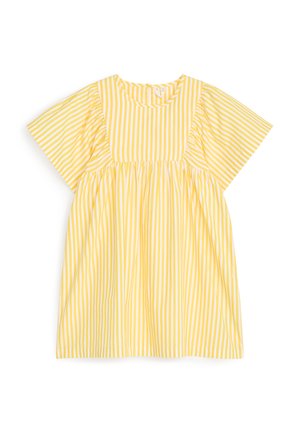 Robe à rayures verticales jaunes et blanches, manches courtes, taille froncée et encolure arrondie.