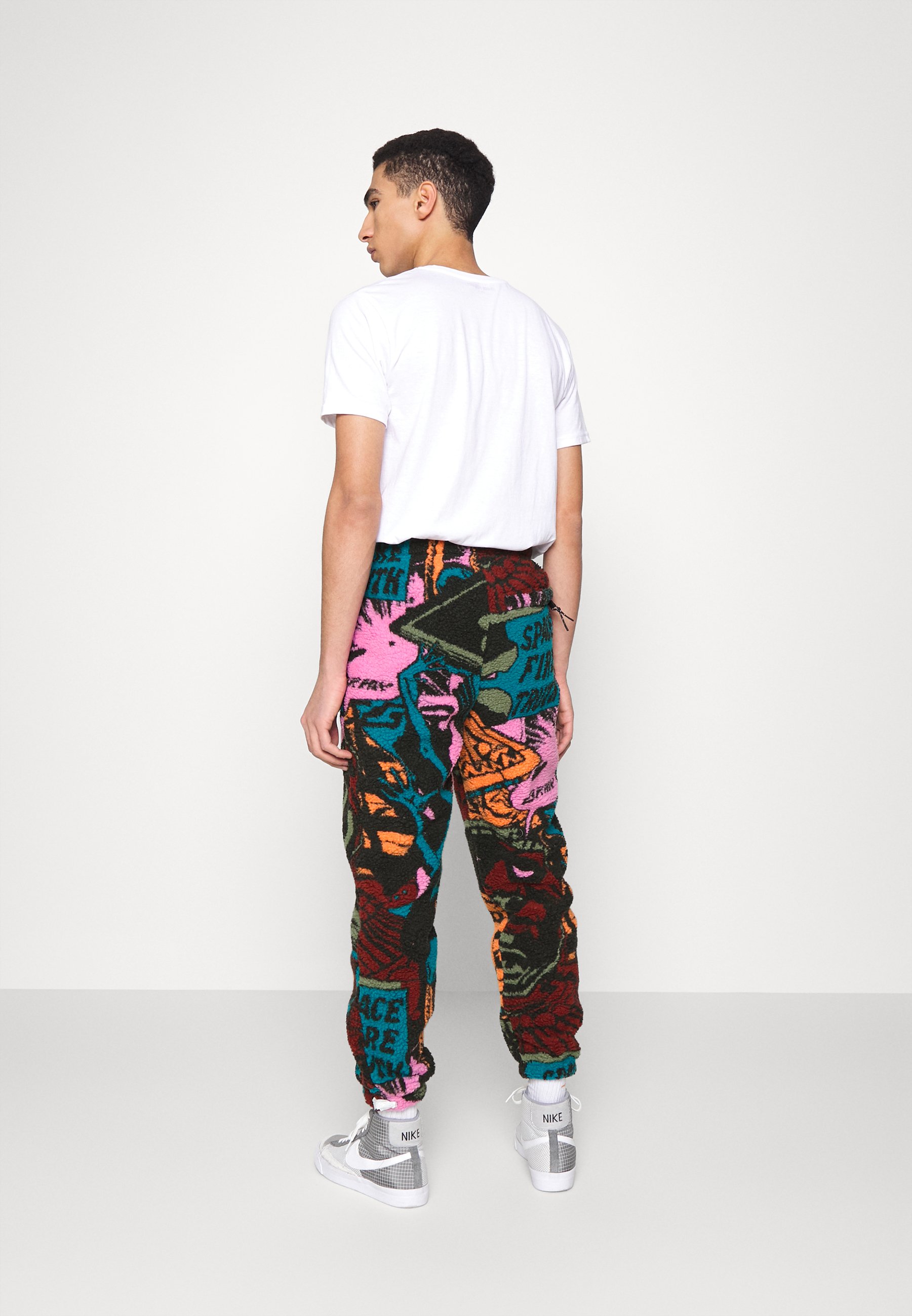 PANTALONES - OUTLET HOMBRE - OFERTAS