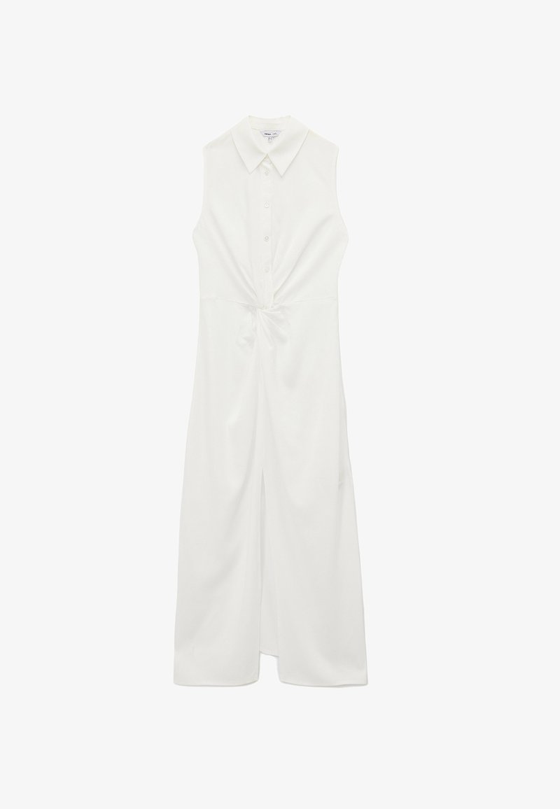 Abito bianco senza maniche con collo, chiusura a bottoni frontale, dettaglio in vita arricciato e spacco anteriore, esposto su uno sfondo bianco.