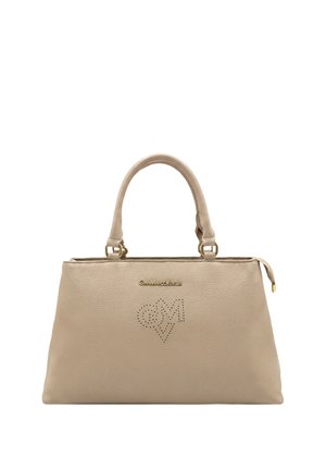 Borsa a mano in pelle beige con doppi manici, targhetta logo dorata, design GM traforato a forma di cuore e chiusura con cerniera superiore.