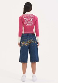 Thumbnail Image 6