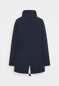 Abrigo azul marino con cuello alto, mangas largas y dobladillo con cordón. Textura suave con costuras a lo largo de la espalda y aberturas en los lados.