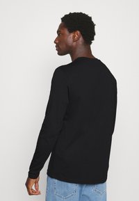 T-shirt Manica Lunga LYLE & SCOTT | Abbigliamento E Scarpe Uomo Online | Mad Fashion - Foto 1