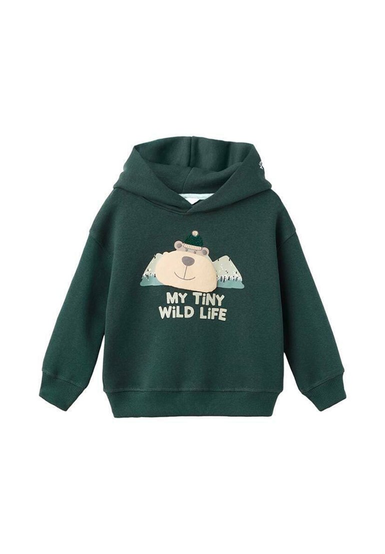Zielona bluza z kapturem z ilustracją niedźwiedzia i napisem "MOJE MAŁE DZIKIE ŻYCIE". Miękka tkanina, przednia kieszeń kangurza i szeroki kaptur.