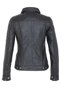 Zwarte leren jas, slim fit ontwerp met een gladde structuur. Heeft een kraag, zichtbare stiksels en zijritsen bij de manchetten.