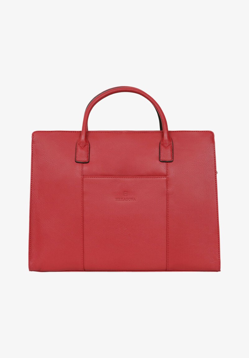 Rode leren handtas met een gladde textuur, rechthoekige vorm, dubbele handgrepen en een voorvak met een subtiele logo.